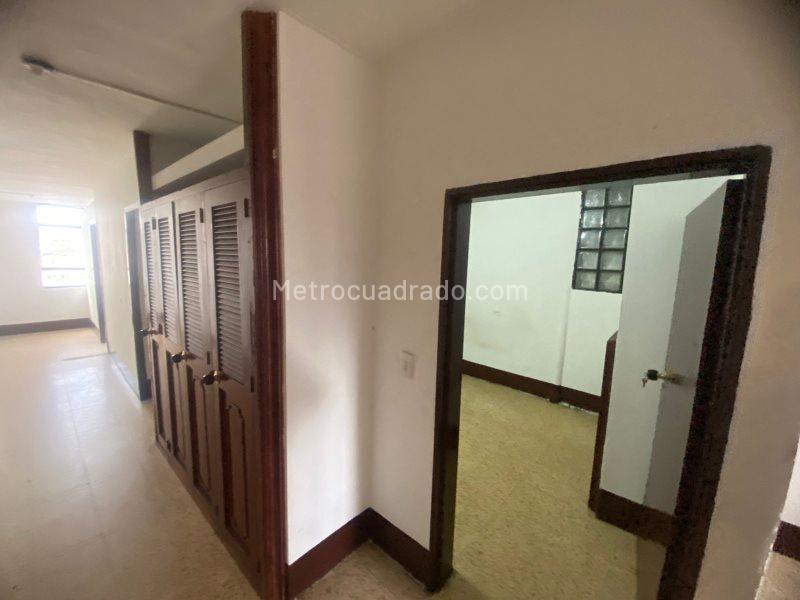 3BR Apartment in Sector Centro (68 m²) - 3
