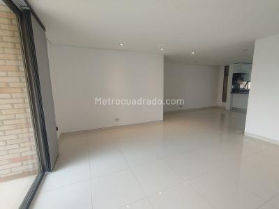 Apartamento de 3 alcobas en arriendo en El Poblado, Medellín, 140 m² · foto 8 de 20