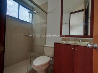 Apartamento de 3 alcobas en arriendo en El Poblado, Medellín, 140 m² · foto 16 de 20