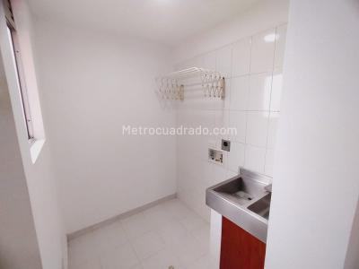 Apartamento en arriendo en Castropol, Medellín · foto 4 de 20