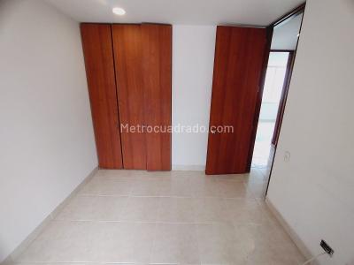 Apartamento en arriendo en Castropol, Medellín · foto 9 de 20