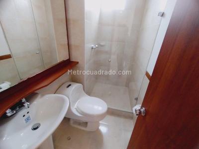 Apartamento en arriendo en Castropol, Medellín · foto 11 de 20