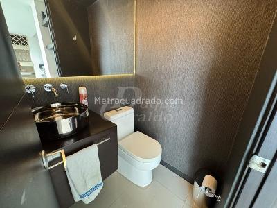 Apartamento de 3 alcobas en arriendo en El Poblado, Medellín, 158 m² · foto 11 de 20