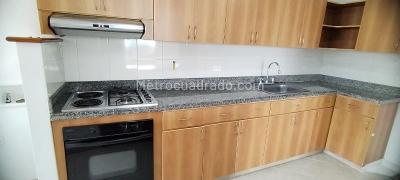 Apartamento de 2 alcobas en arriendo en El Poblado, Medellín, 88 m² · foto 3 de 17