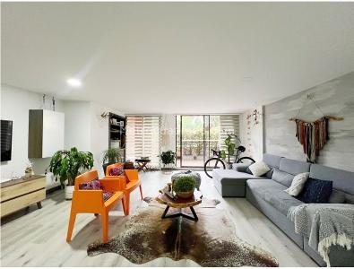 Apartamento en venta en El Poblado, Medellín · foto 2 de 14