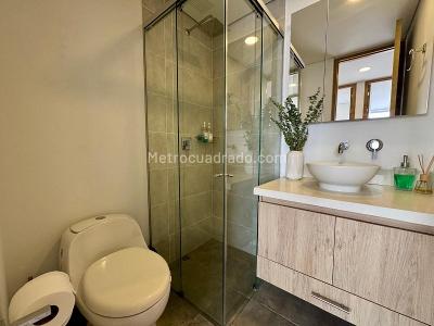 Apartamento de 3 alcobas en arriendo en Castropol, Medellín, 79 m² · foto 5 de 20