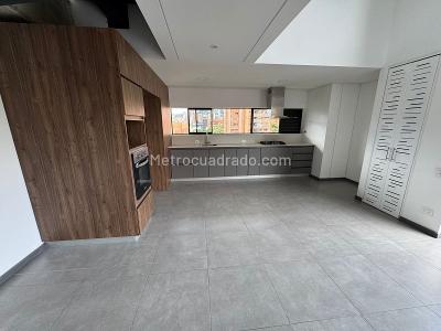 Apartamento de 3 alcobas en arriendo en El Poblado, Medellín, 170 m² · foto 2 de 20