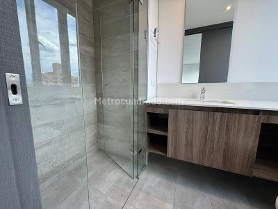 Apartamento de 3 alcobas en arriendo en El Poblado, Medellín, 170 m² · foto 8 de 20