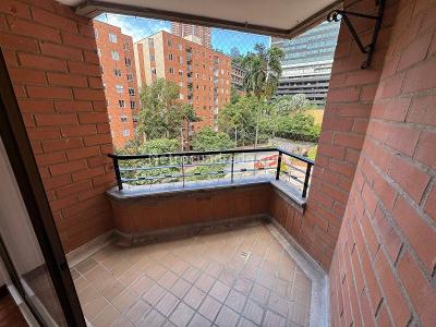 Apartamento de 3 alcobas en arriendo en El Poblado, Medellín, 145 m² · foto 18 de 20