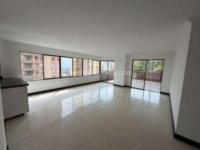 Apartamento en venta en Loma De Los Bernal, Medellín · foto 3 de 19