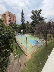 Apartamento en venta en Loma De Los Bernal, Medellín · foto 18 de 19