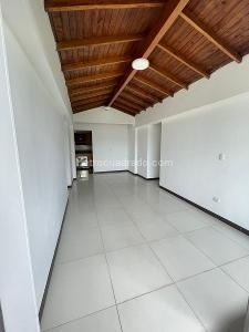 Apartamento en venta en Loma De Los Bernal, Medellín · foto 2 de 20