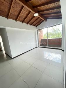 Apartamento en venta en Loma De Los Bernal, Medellín · foto 3 de 20