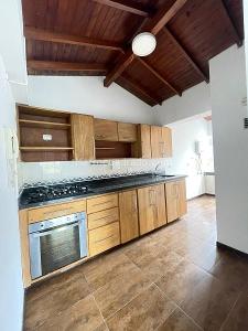 Apartamento en venta en Loma De Los Bernal, Medellín · foto 4 de 20