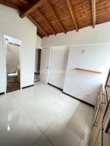 Apartamento en venta en Loma De Los Bernal, Medellín · foto 14 de 20