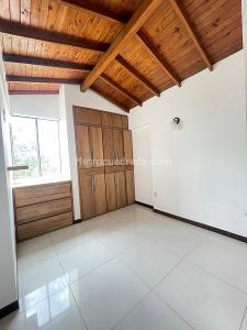 Apartamento en venta en Loma De Los Bernal, Medellín · foto 18 de 20