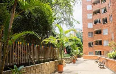 Apartamento de 2 alcobas en arriendo en Castropol, Medellín, 100 m² · foto 7 de 20