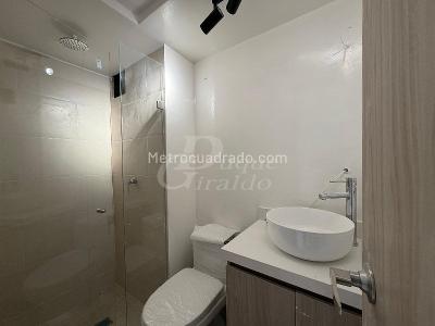 Apartamento de 2 alcobas en venta en Cimarrona, Rionegro, 58 m² · foto 3 de 8