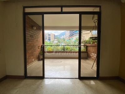 Apartamento de 4 alcobas en venta en El Poblado, Medellín, 254 m² · foto 4 de 20