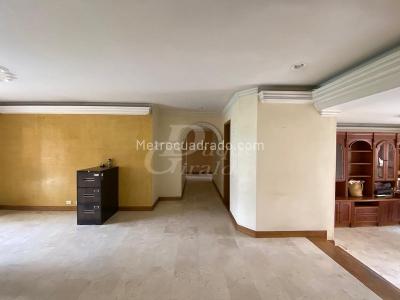 Apartamento de 4 alcobas en venta en El Poblado, Medellín, 254 m² · foto 8 de 20