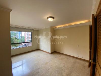 Apartamento de 4 alcobas en venta en El Poblado, Medellín, 254 m² · foto 15 de 20