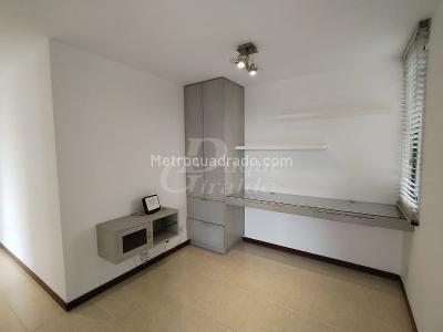 Apartamento de 3 alcobas en arriendo en El Poblado, Medellín, 135 m² · foto 3 de 20