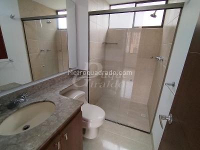 Apartamento de 3 alcobas en arriendo en El Poblado, Medellín, 135 m² · foto 16 de 20