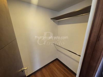Apartamento de 2 alcobas en arriendo en Castropol, Medellín, 89 m² · foto 7 de 16