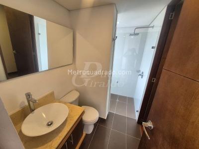 Apartamento de 2 alcobas en arriendo en Castropol, Medellín, 89 m² · foto 10 de 16