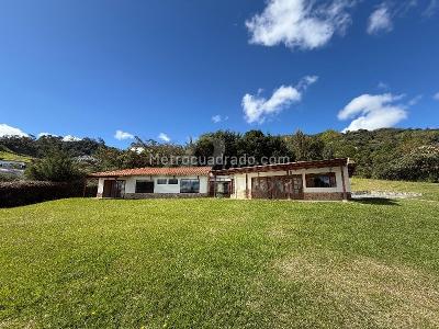 House, 6400 m², land 6400 m²