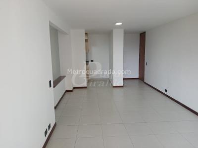 Apartamento de 2 alcobas en arriendo en Los Balsos, Medellín, 78 m² · foto 3 de 14