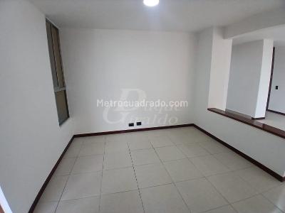 Apartamento de 2 alcobas en arriendo en Los Balsos, Medellín, 78 m² · foto 5 de 14
