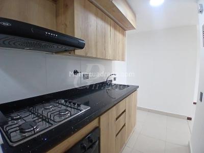 Apartamento de 2 alcobas en arriendo en Los Balsos, Medellín, 78 m² · foto 7 de 14