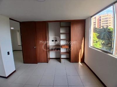 Apartamento de 2 alcobas en arriendo en Los Balsos, Medellín, 78 m² · foto 9 de 14