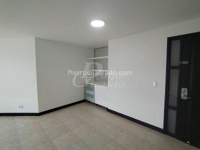 Apartamento de 3 alcobas en arriendo en El Poblado, Medellín, 82 m² · foto 3 de 13
