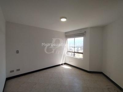 Apartamento de 3 alcobas en arriendo en El Poblado, Medellín, 82 m² · foto 8 de 13