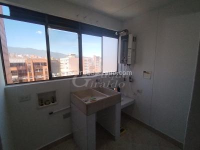 Apartamento de 3 alcobas en arriendo en El Poblado, Medellín, 82 m² · foto 11 de 13