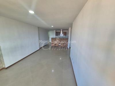Apartamento de 2 alcobas en arriendo en Las Lomitas, Sabaneta, 90 m² · foto 14 de 19