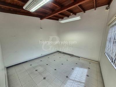 Casa de 5 alcobas en arriendo en Belen, Medellín, 350 m² · foto 10 de 20