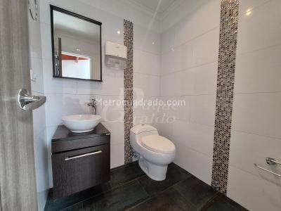 Casa de 5 alcobas en arriendo en Belen, Medellín, 350 m² · foto 15 de 20