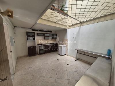 Casa de 5 alcobas en arriendo en Belen, Medellín, 350 m² · foto 17 de 20