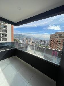 Apartamento de 3 alcobas en venta en Aves Marias, Sabaneta, 84 m² · foto 2 de 16