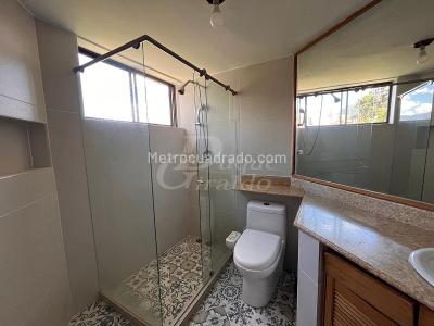 Apartamento de 4 alcobas en arriendo en El Poblado, Medellín, 200 m² · foto 17 de 20