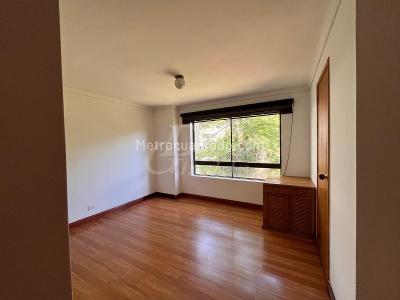 Apartamento de 4 alcobas en arriendo en El Poblado, Medellín, 200 m² · foto 19 de 20