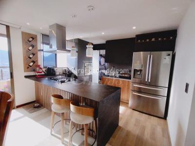 Apartamento de 3 alcobas en arriendo en El Poblado, Medellín, 147 m² · foto 2 de 20