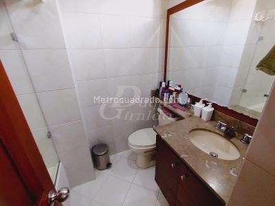 Apartamento de 3 alcobas en arriendo en El Poblado, Medellín, 147 m² · foto 8 de 20