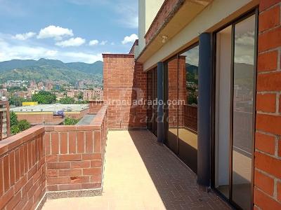 Apartamento de 4 alcobas en arriendo en Laureles, Medellín, 220 m² · foto 2 de 20