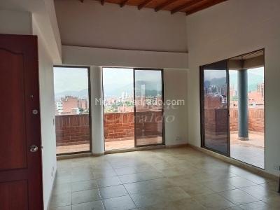Apartamento de 4 alcobas en arriendo en Laureles, Medellín, 220 m² · foto 3 de 20