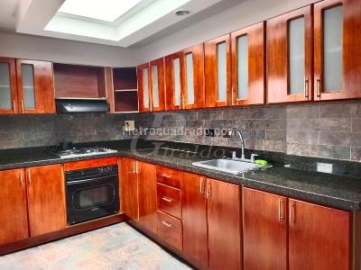 Apartamento de 4 alcobas en arriendo en Laureles, Medellín, 220 m² · foto 6 de 20