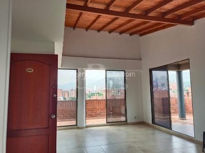 Apartamento de 4 alcobas en arriendo en Laureles, Medellín, 220 m² · foto 10 de 20
